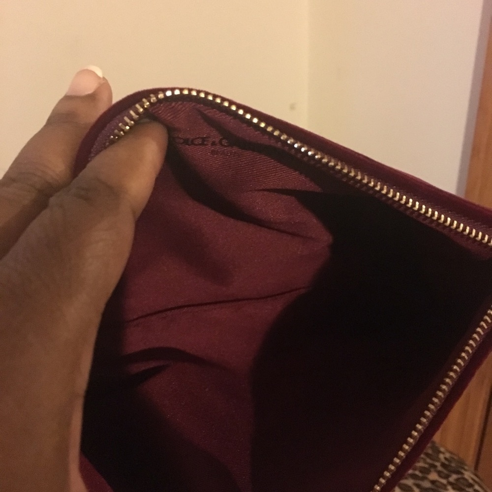 Dolce and Gabbana Cosmetic Bag - Picture 3 of 3